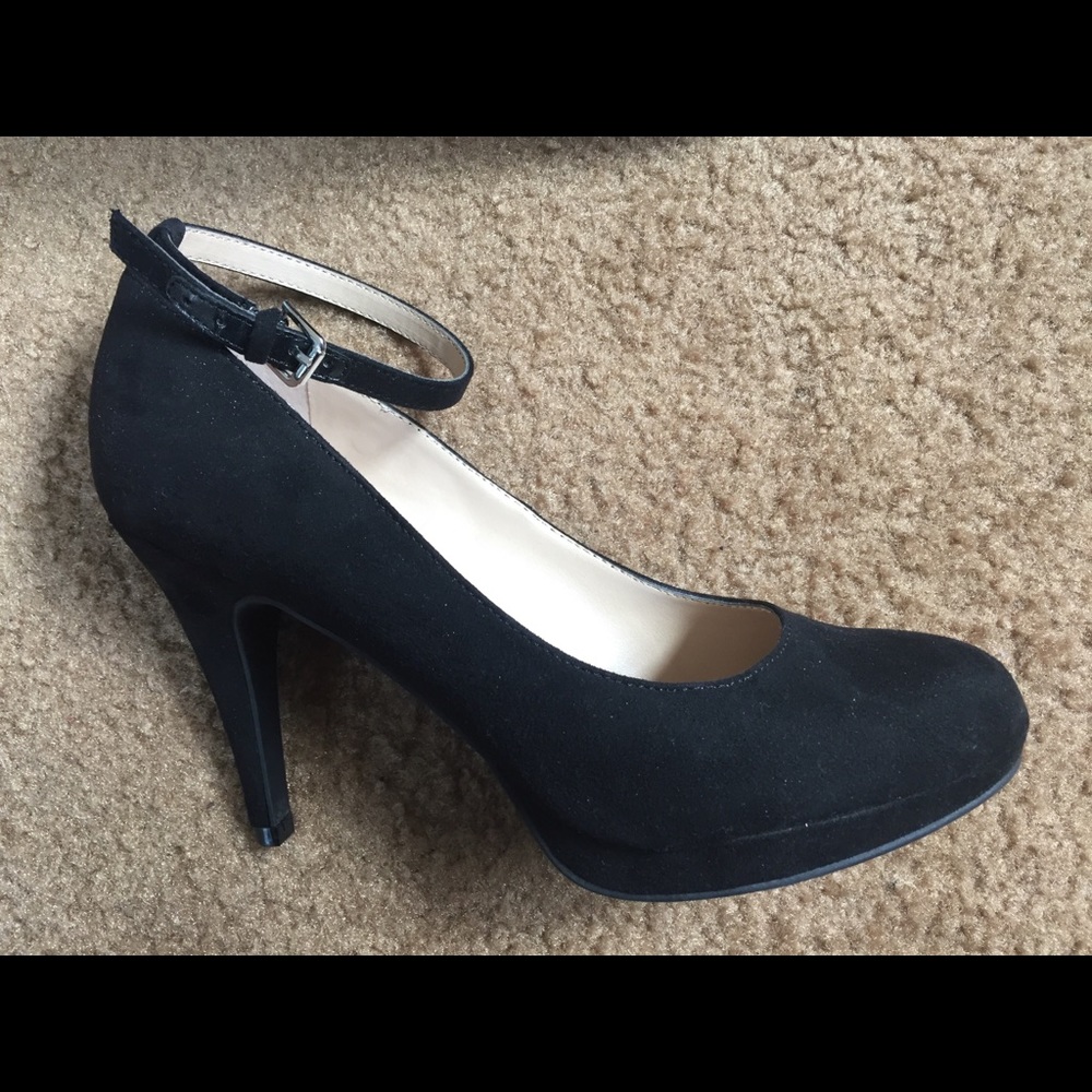Black Mary Jane platform heels - Picture 3 of 7